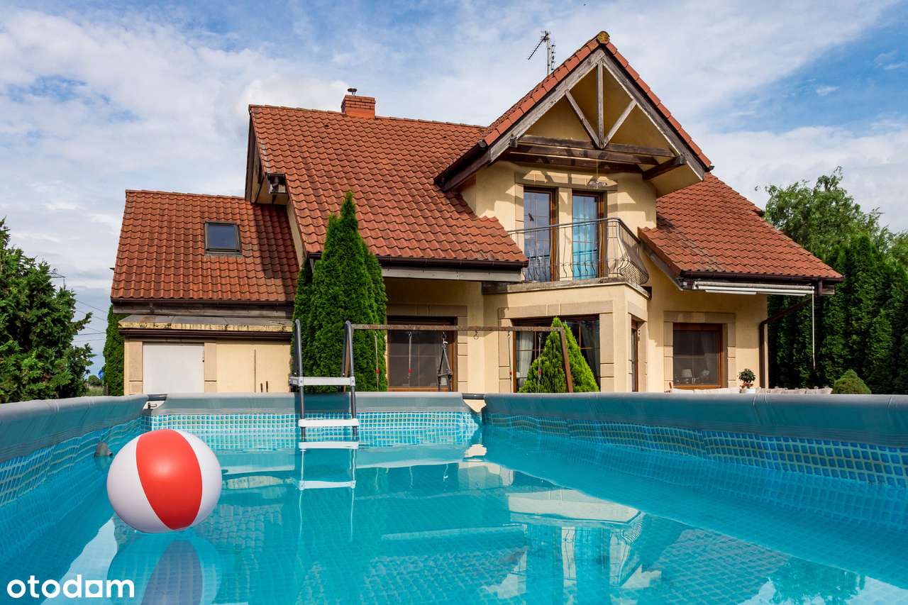 6 pokoi/duża działka/basen/meble/oddzielne pom po salonie fryzjerskim/-19