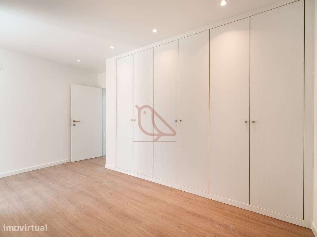 Moradia Isolada T4 Contemporânea com Jardim e Acabamentos Premium -...-27