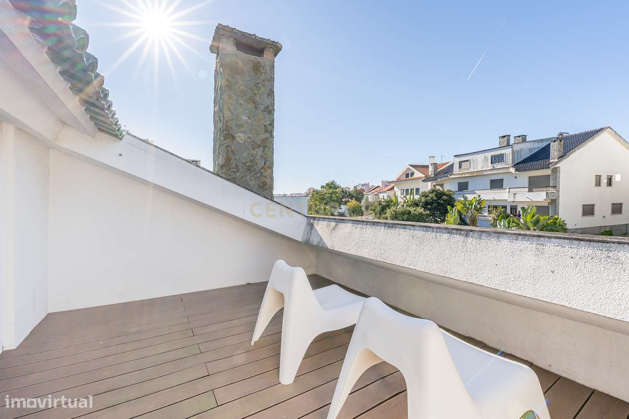 Moradia de Luxo T4 com Piscina e Jardim em Alvalade-45