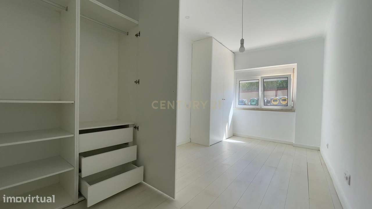 Apartamento T2 em Almada com  Boa Localização - Grande imagem: 3/35