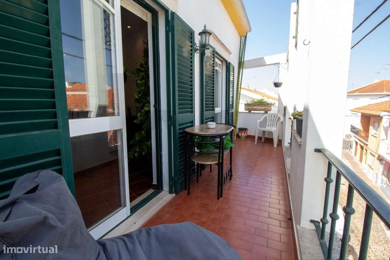 Excelente Oportunidade em Almeirim – Apartamento T3 com Terraço e Gara-5