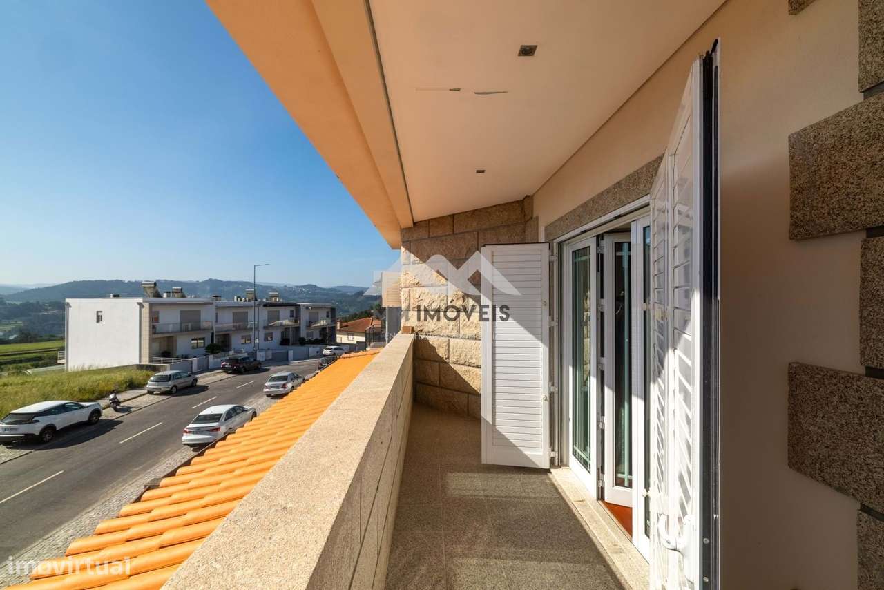 Moradia T4 | Piscina | Jardim | 4 frentes | Praia Fluvial-59