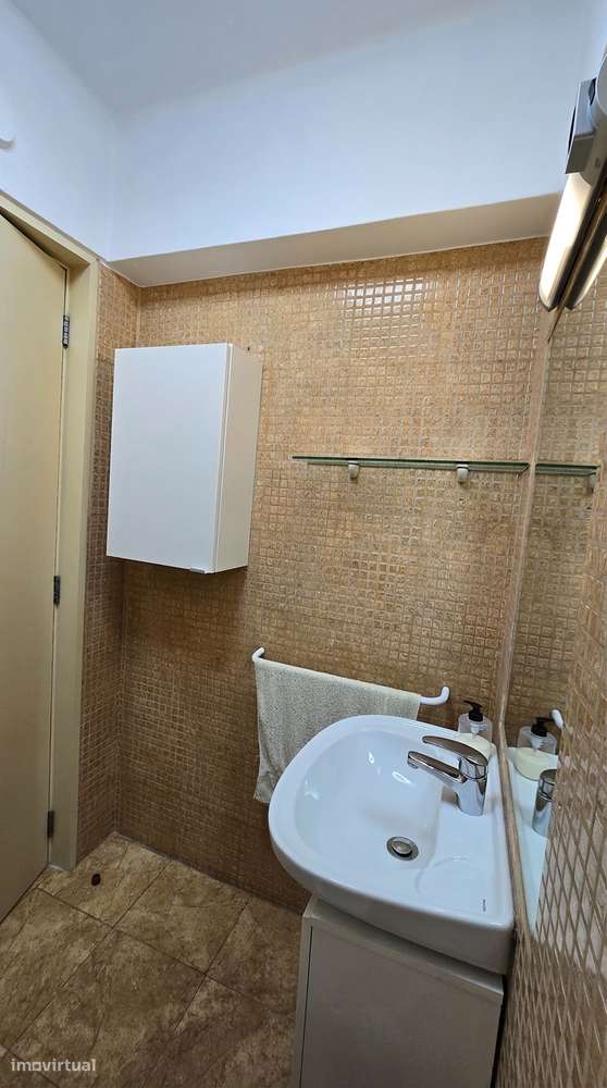 Apartamento T2, recuperado, no centro de Telheiras - Grande imagem: 5/23