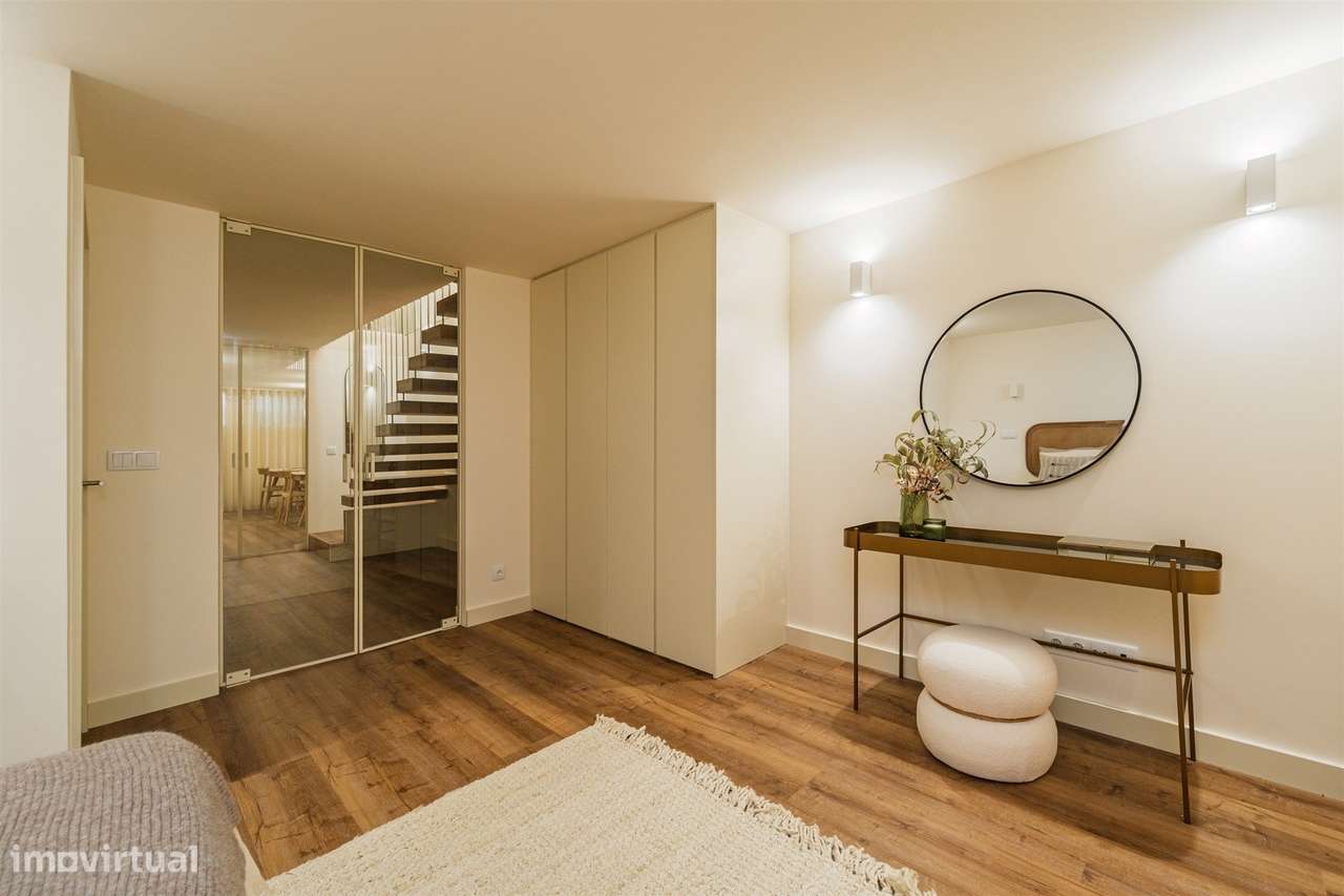 T1+2 | Remodelado e decorado com Jardim | Metro Campo 24 de Agosto | P-28