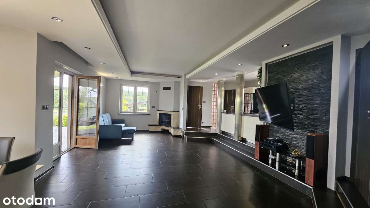 Otoczony naturą  rodzinny dom z możliwością inwestycyjną-9