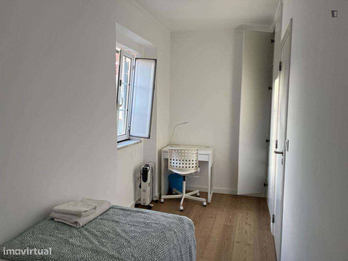 Quarto - localizado em Setubal - Grande imagem: 4/10