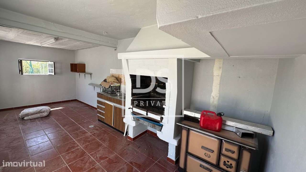 Moradia T4 com Terreno de +1500m² em Monte Redondo-9