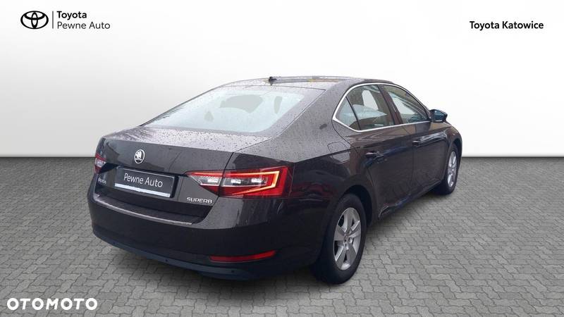 Skoda Superb 2.0 TDI Ambition DSG - 25