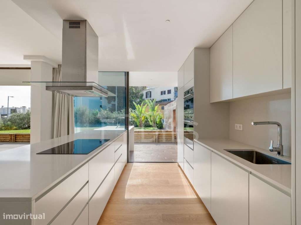 Apartamento T4 com piscina e jardim privativo, no Estoril - Grande imagem: 4/54