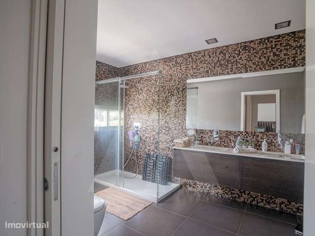 Moradia T2+1 com terreno amplo em Salreu, Estarreja-24