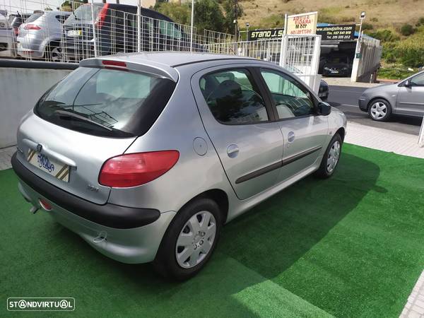 Peugeot 206 1.1 Color Line - 6