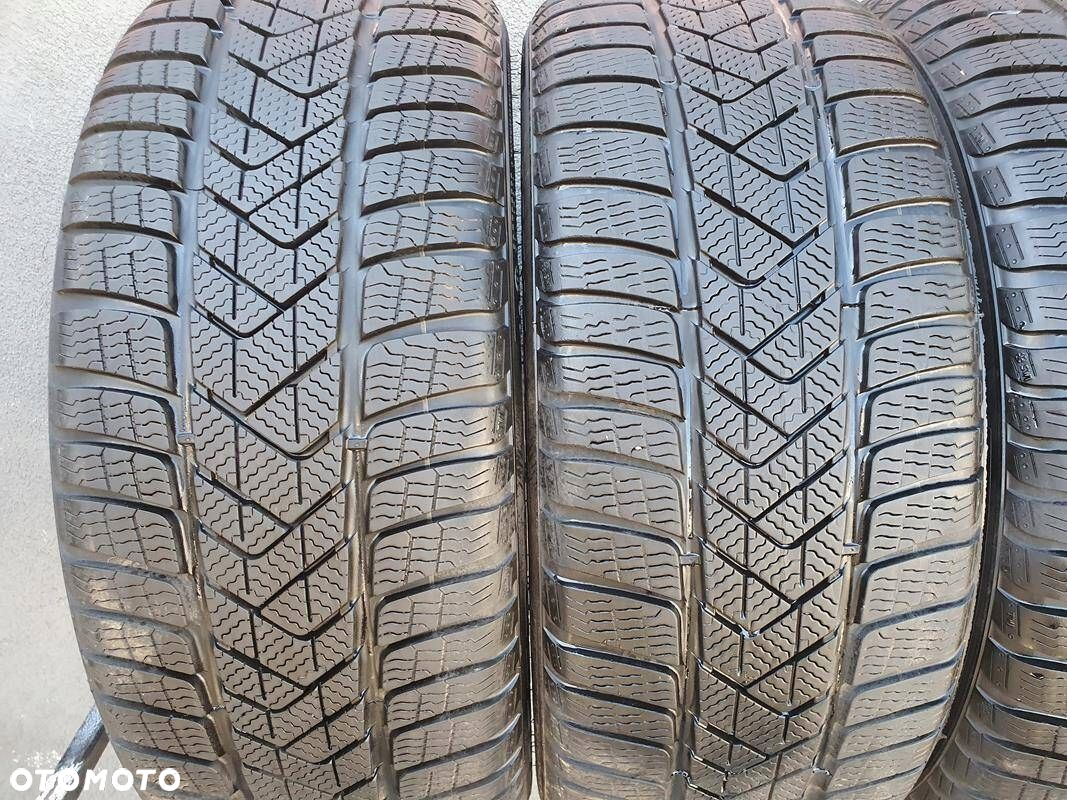 225/45R18 Pirelli Sottozero 3 komplet opon zima 7,1mm - 2