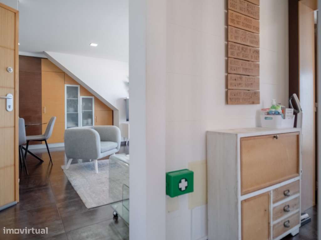 Apartamento T2 com Rooftop e Vista de 360º na Melhor Localização da...-20