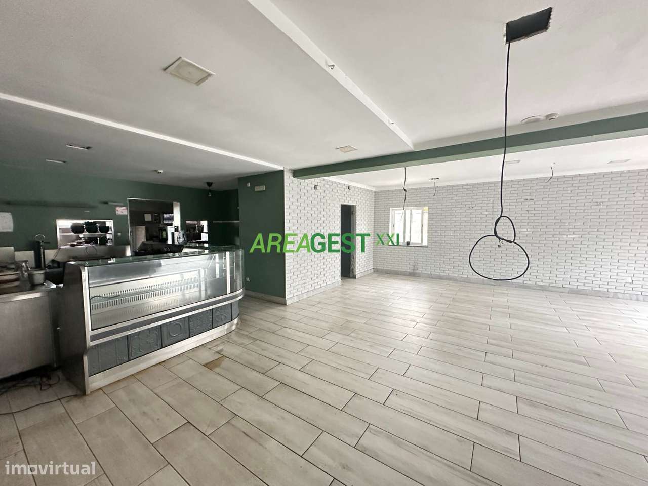 Prédio em propriedade total em Charneca de Caparica-15