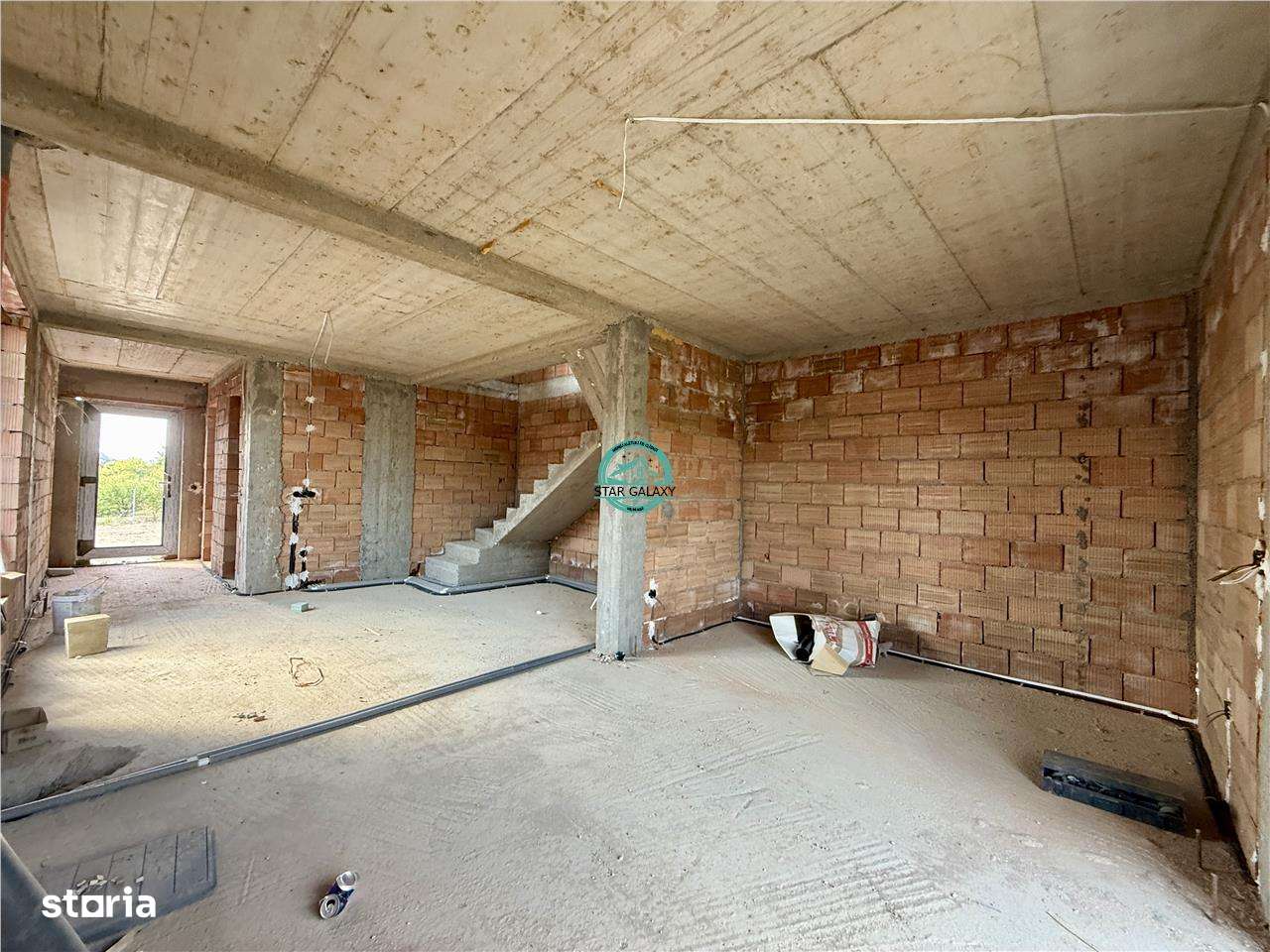 Case tip duplex de vanzare, 101 mp utili, 230 mp teren, in Corunca-2