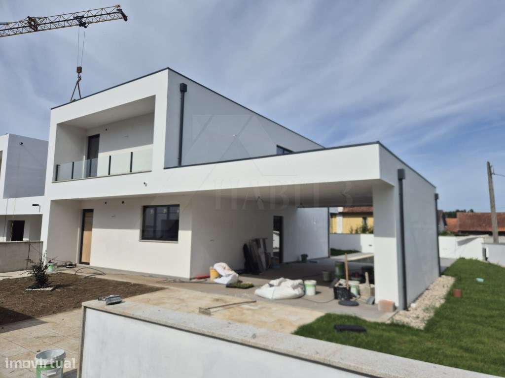 Moradia T3 de Arquitetura Moderna, com piscina - Correlhã, Ponte de...-1