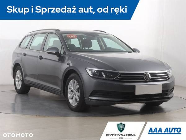 Volkswagen Passat - 2