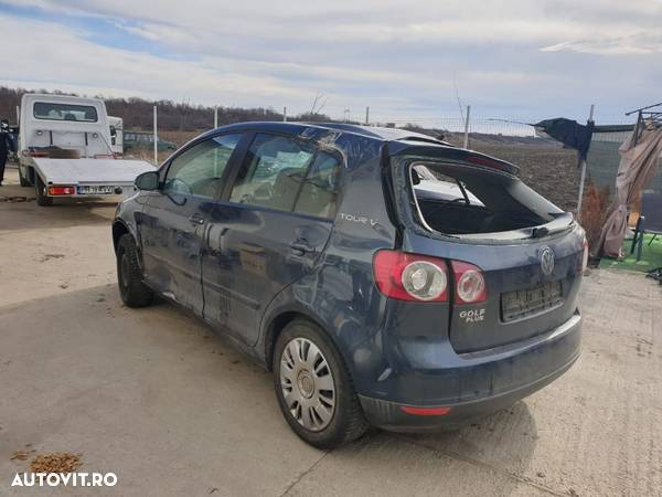 Dezmembrari VW Golf 5 Plus 1.4 benzina BUD - 2