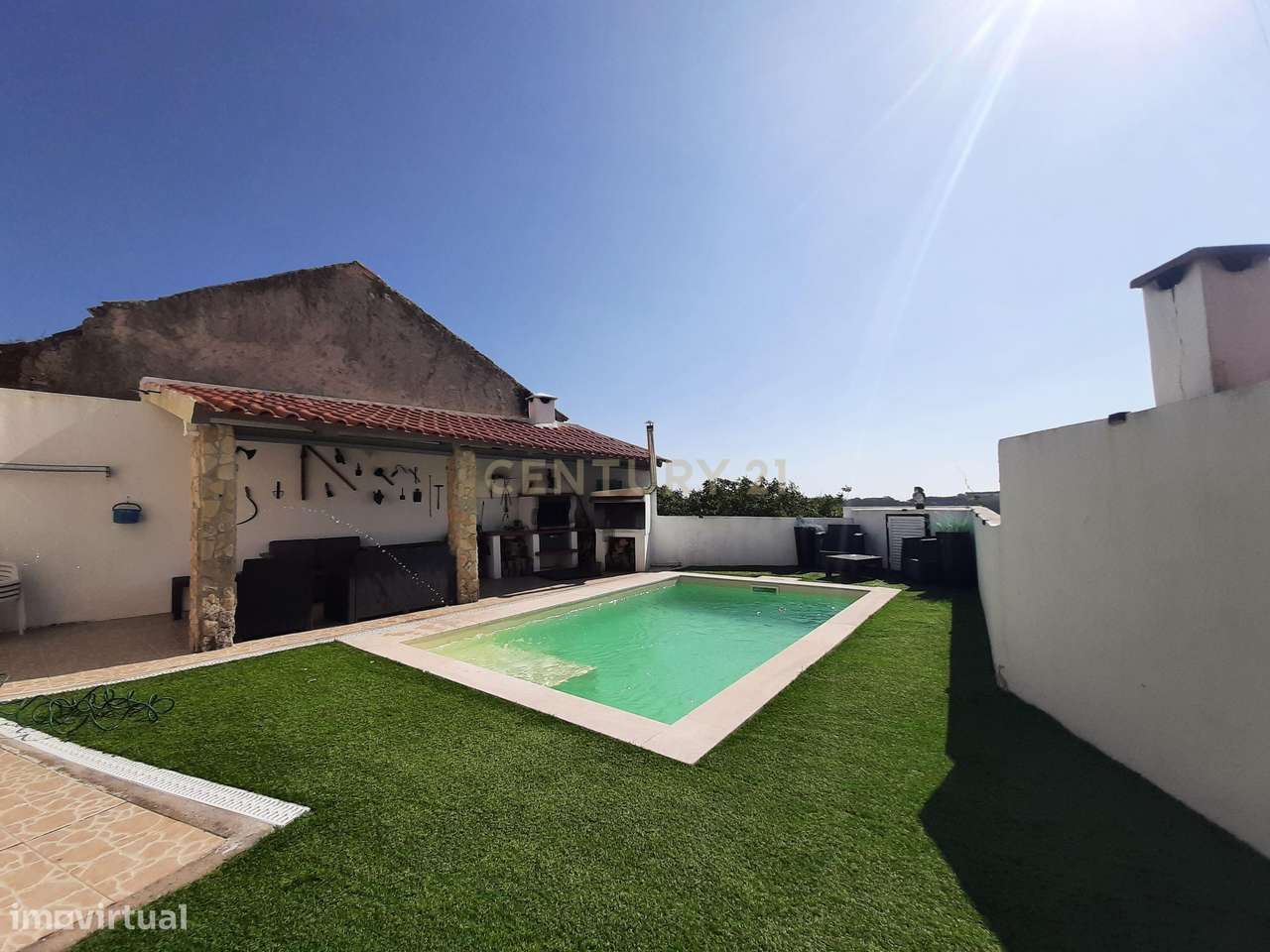 Moradia  T3 na  Lourinhã com Piscina  Garagem e Churrasqueira - Grande imagem: 2/56