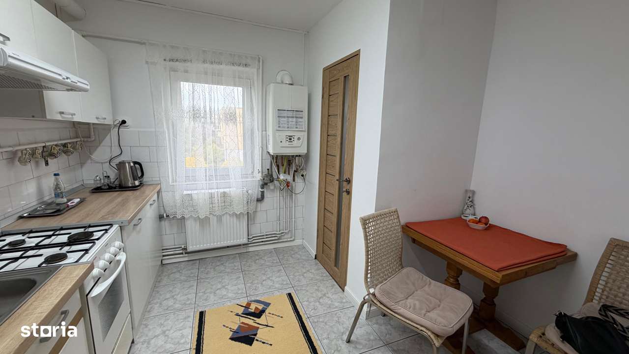Apartament cu 3 camere, 2 bai, 2 balcoane, decomandat et3, cartier MV1-3