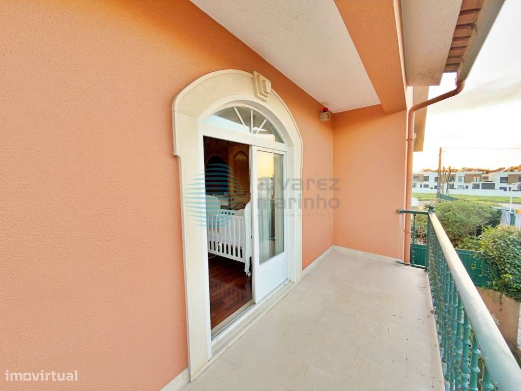 Moradia V5 com terreno com 2075m2, vista de mar-52