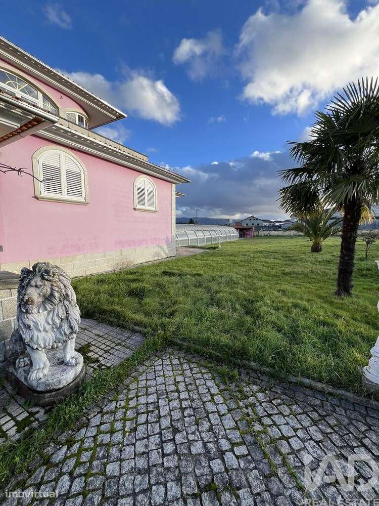 Moradia isolada T6 em Bustelo de 723 m2 - Grande imagem: 4/38