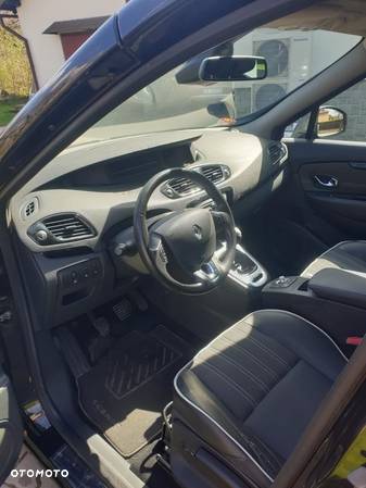 Renault Grand Scenic - 26