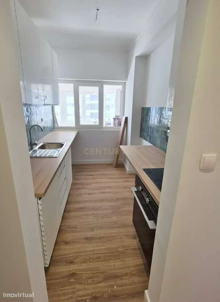 Apartamento Renovado em Algés, Oeiras - 2 Quartos e 2 WC-8
