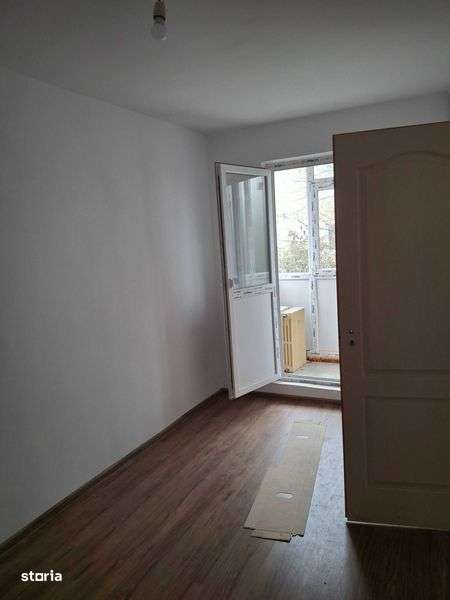 Vand apartament 3 camere confort 2 nedecomandat - Imagine principală: 4/7