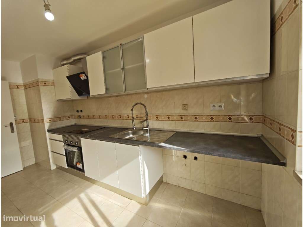 Oportunidade única de apartamento 3 assoalhadas na Tapada das Mercê... - Grande imagem: 2/25