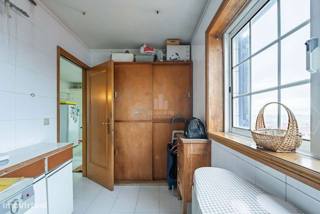 Apartamento T4, em zona Prime de Gaia, na Rua de D.Dinis.-11