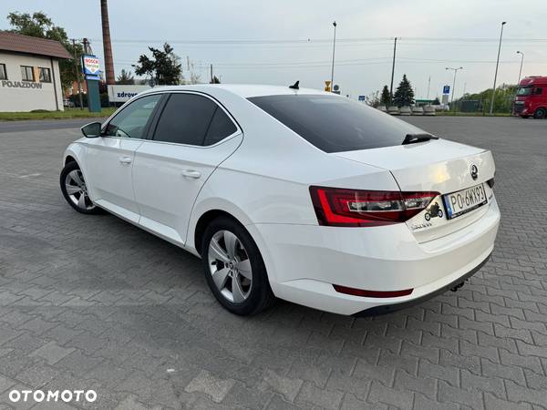 Skoda Superb 2.0 TDI 4x4 Ambition DSG - 9