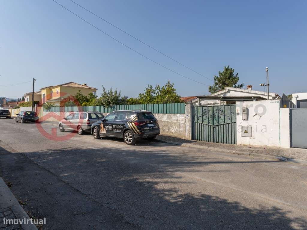 Terreno com Benfeitoria em Aldeia de Oleiros, Azeitão - Grande imagem: 2/19