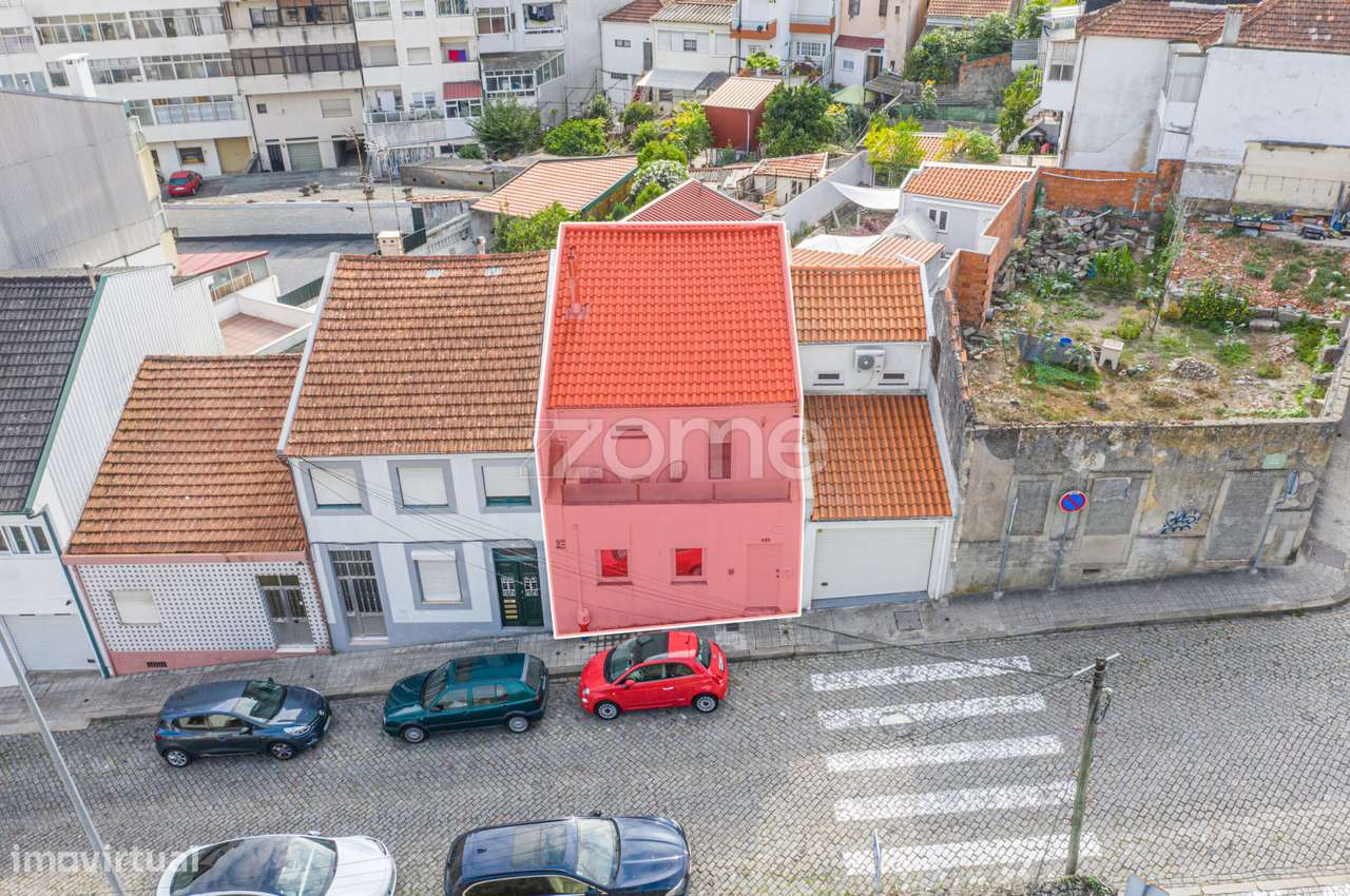 Moradia T3 Com Terraco E Jardim Com Piscina Campanha Porto