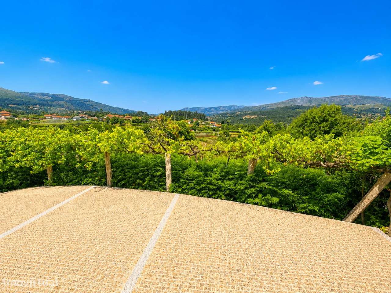 Quinta com Moradia T4 em Pedra, História e Natureza em Harmonia em Arc-30