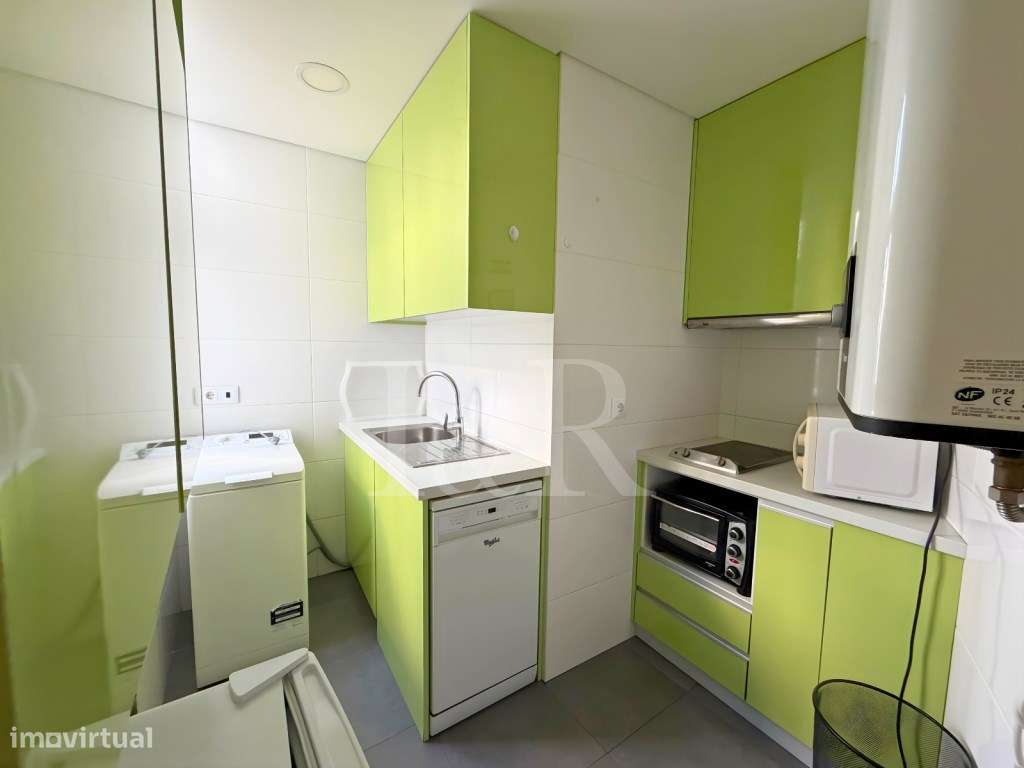 Apartamento T2 mobilado e com varanda no centro de Cascais - Grande imagem: 4/14