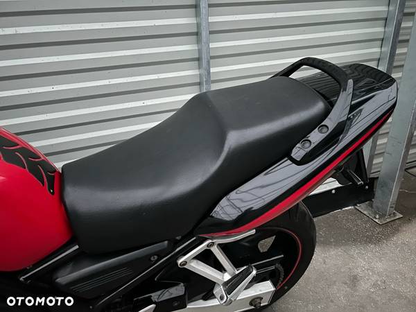 Yamaha FZS - 11