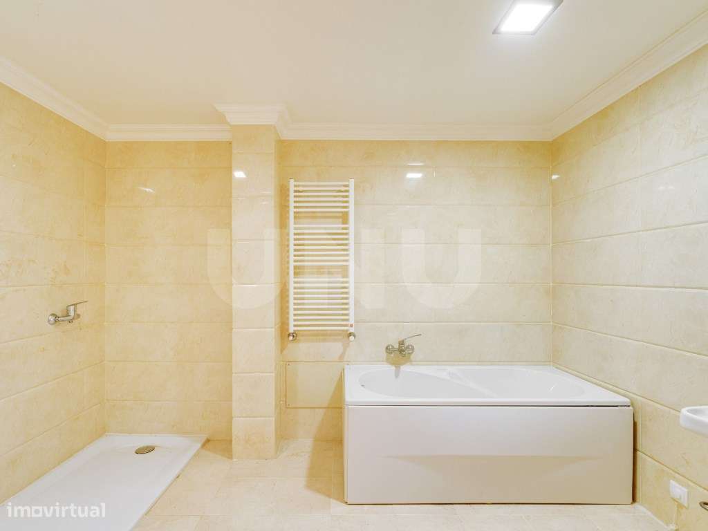 Quinta com 4,8 hectares e casa T9 em Vila Nova da Baronia-32