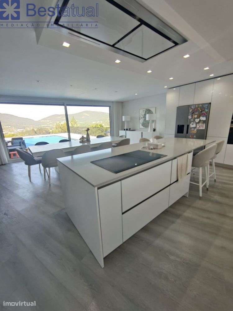 Moradia T 3 -4 frentes- de Luxo c/Piscina - Sande São Lourenço-22