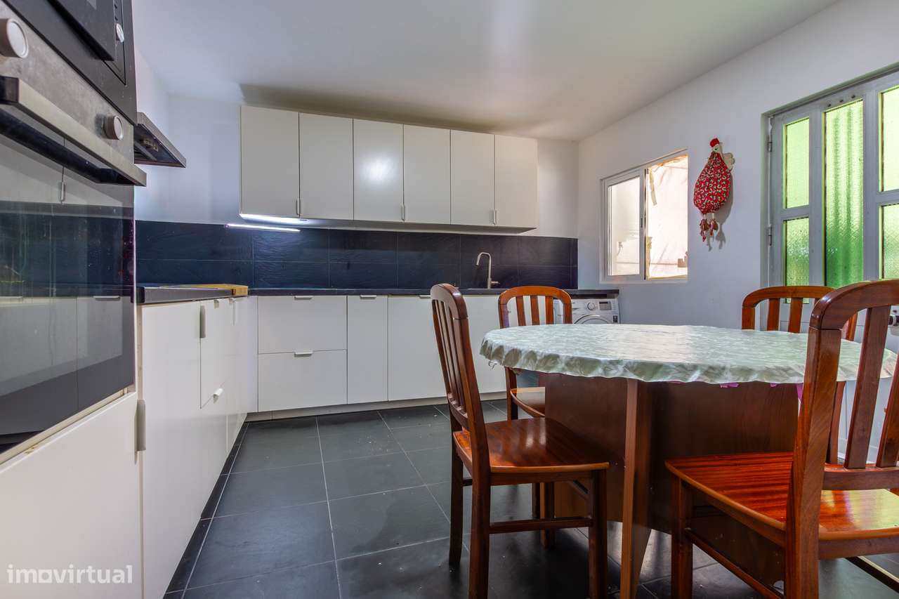 Moradia T2+1 com Anexo Independente, Garagem, Terraço e Adega – Q cd-6