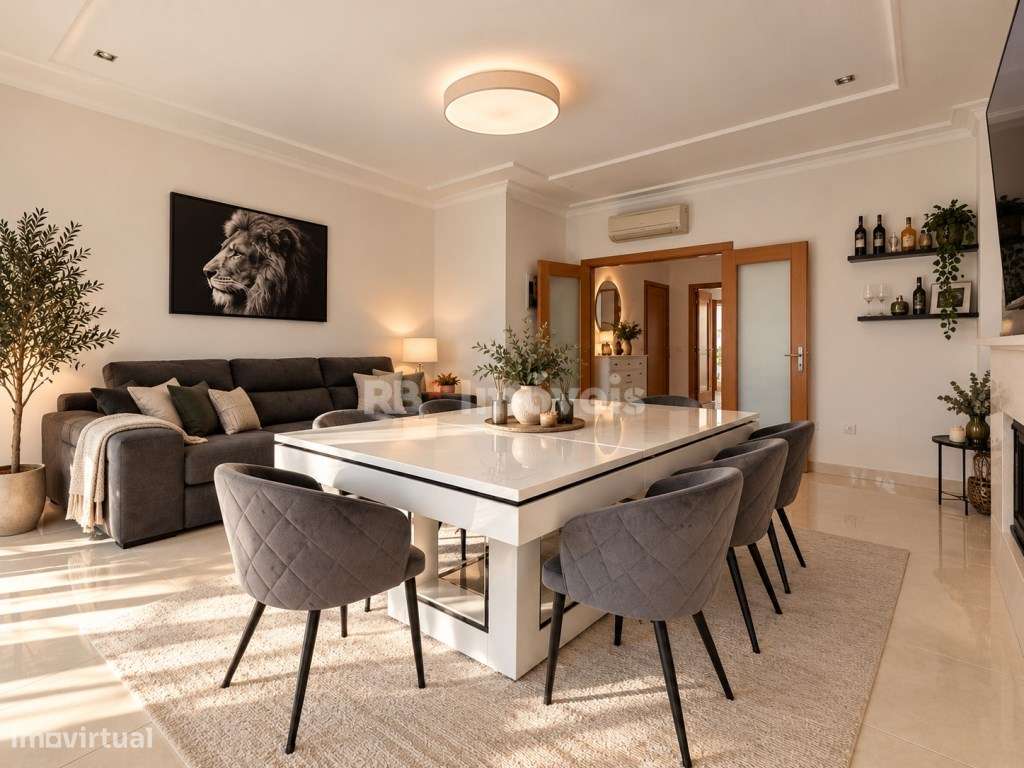 Apartamento T3 c/ Garagem, Sótão e 2 Varandas - Santarém-0