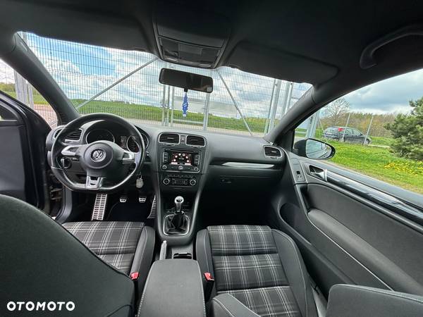 Volkswagen Golf VI 2.0 TDI GTD - 12