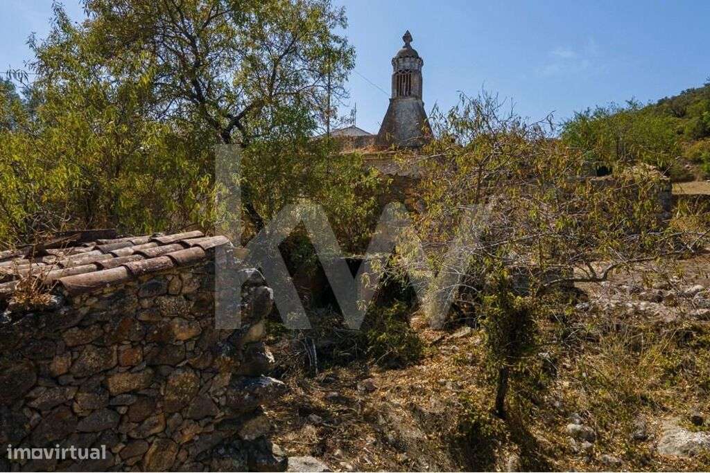 Ruína de 149m2  com terreno no Peral - São Brás de Alportel - Grande imagem: 2/53