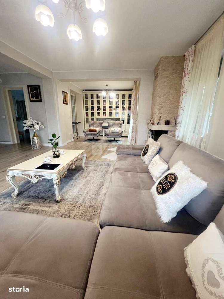 Eleganta & confortul se intalnesc aici! Proprietate superba de vanzare - Imagine principală: 4/20