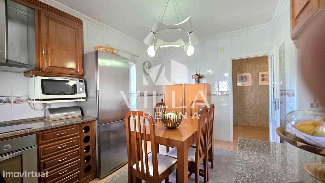 Moradia Isolada T4 com Cave, Sub-cave e Jardim | Charneca da Caparica-11