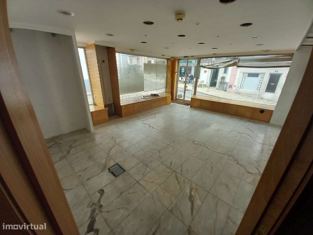 Loja / Espaço Comercial - Centro de Sesimbra - Grande imagem: 4/12