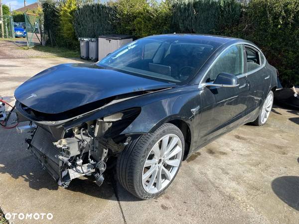 Tesla Model 3 Langstreckenbatterie Allradantrieb Dual Motor - 9