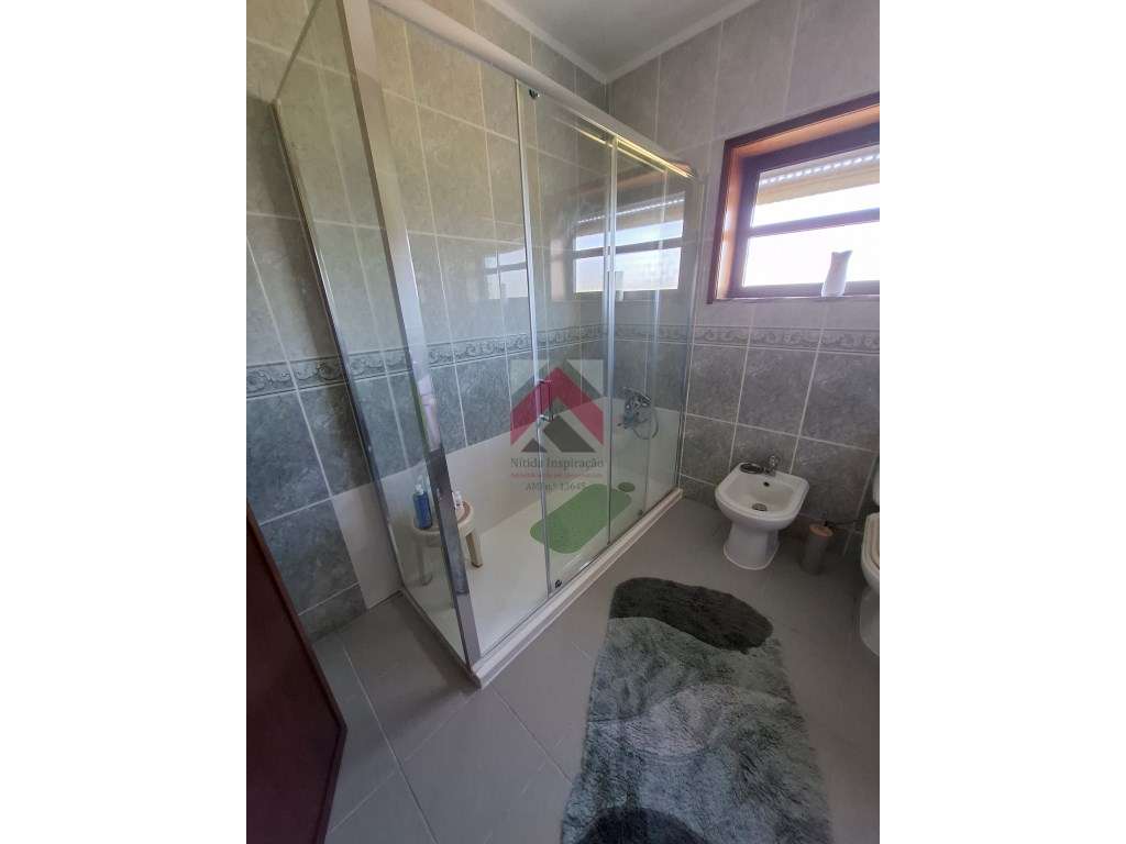 Moradia T3 Isolada na Costa do Valado-29