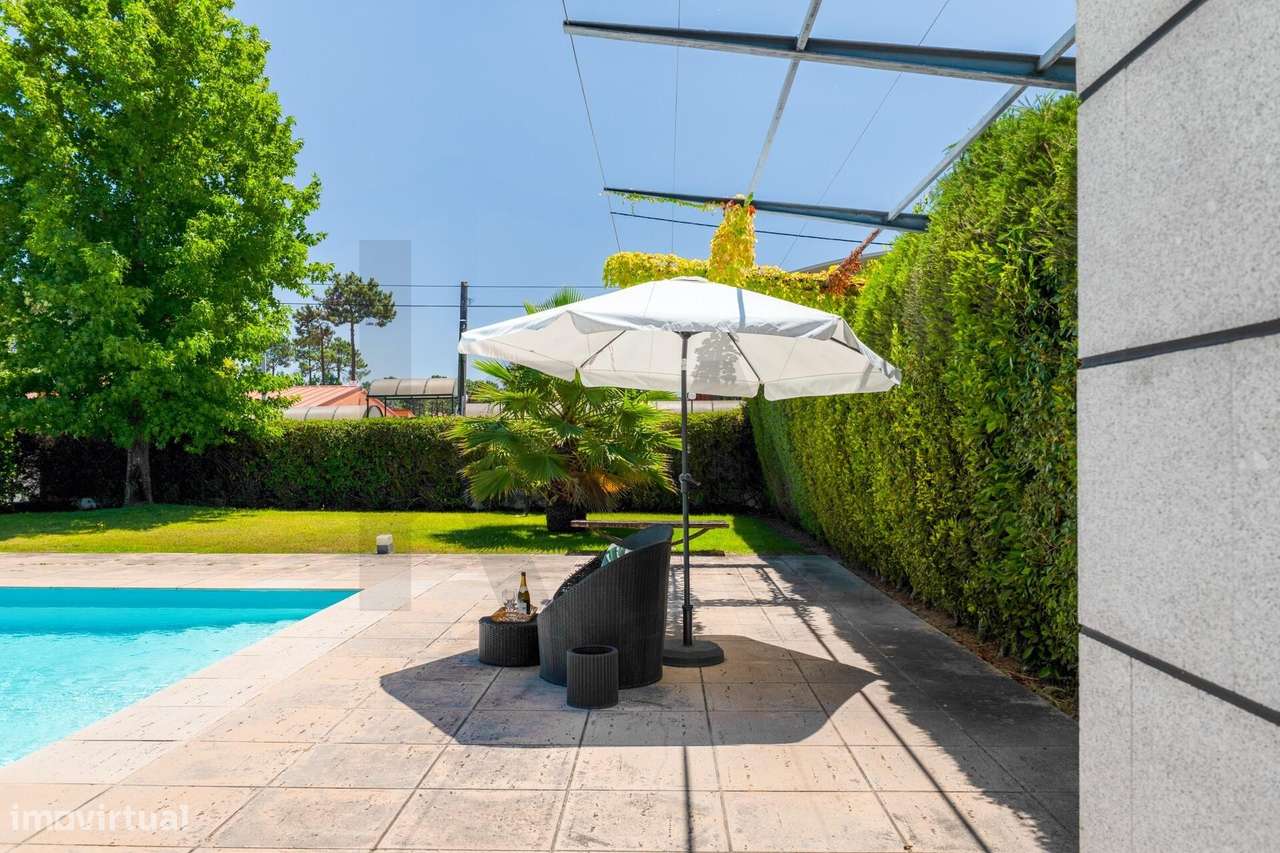 Moradia 322m2, 1.553m2 terreno, 8 assoalhadas, piscina, jardim, garage - Grande imagem: 5/60