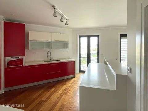 T2+1 Nova Campolide com 2 estacionamentos - Grande imagem: 5/12